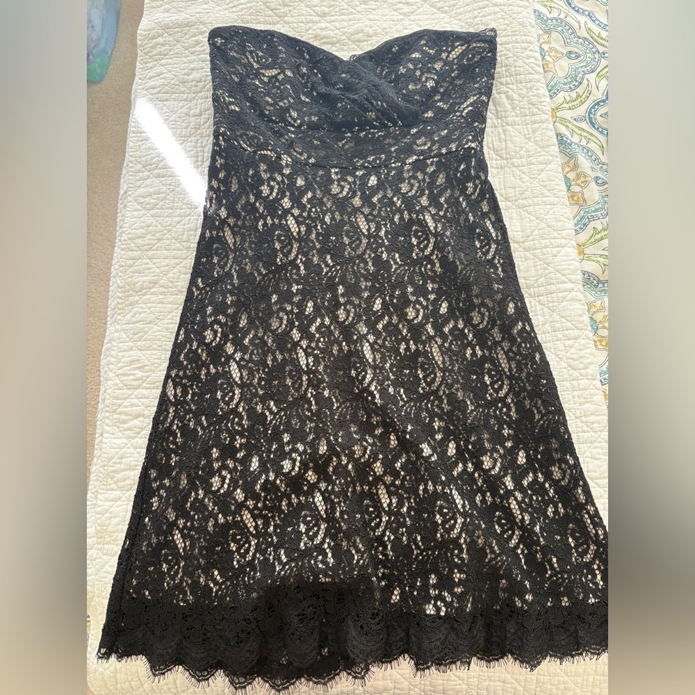 White House Black Market Black Lace Strapless Dress – Size 4 🖤